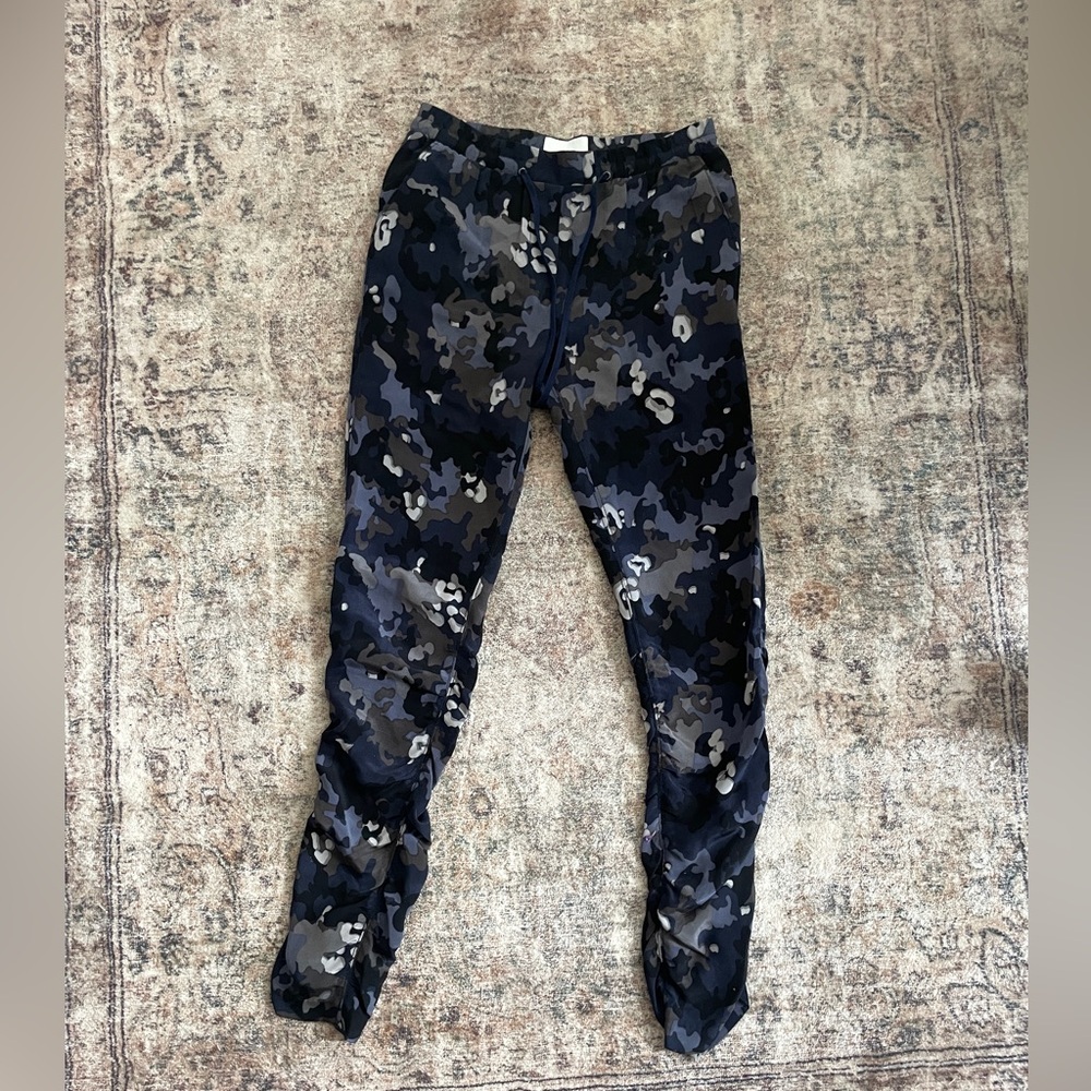 Blue silk print pants